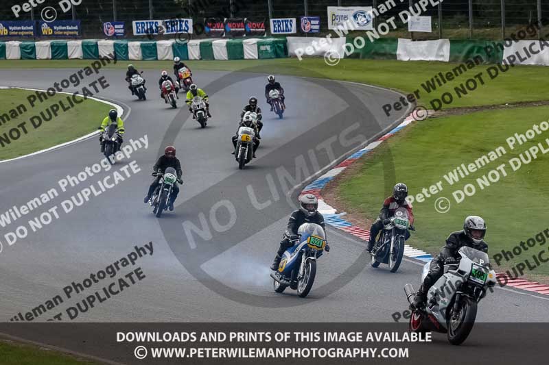 Vintage motorcycle club;eventdigitalimages;mallory park;mallory park trackday photographs;no limits trackdays;peter wileman photography;trackday digital images;trackday photos;vmcc festival 1000 bikes photographs